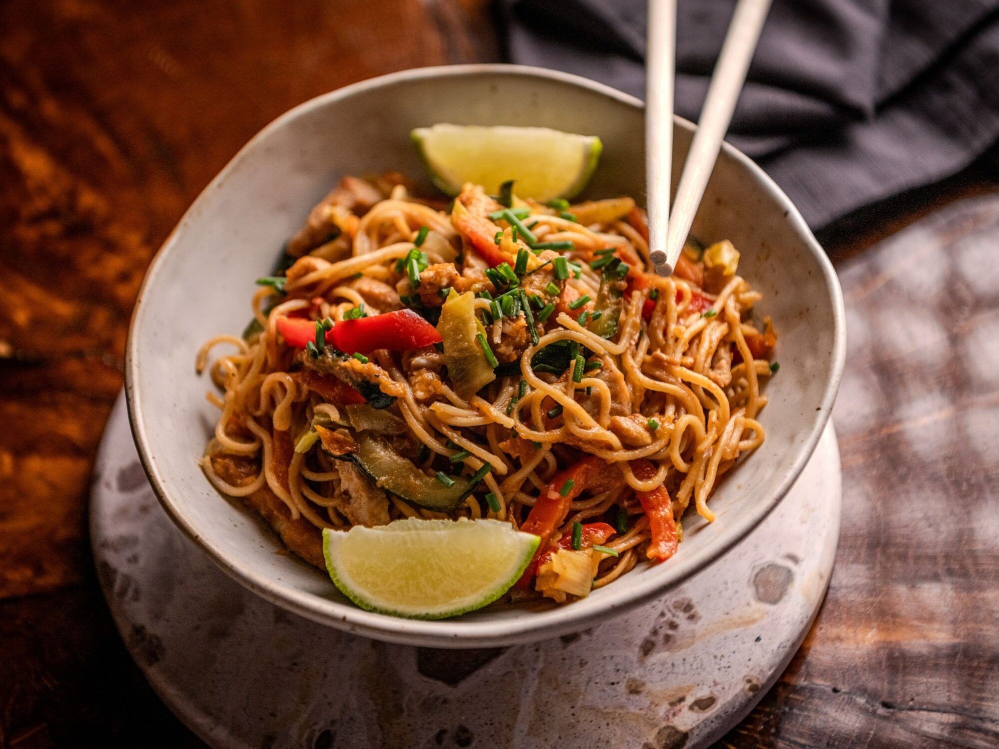 Fideos salteados de cerdo y verduras
