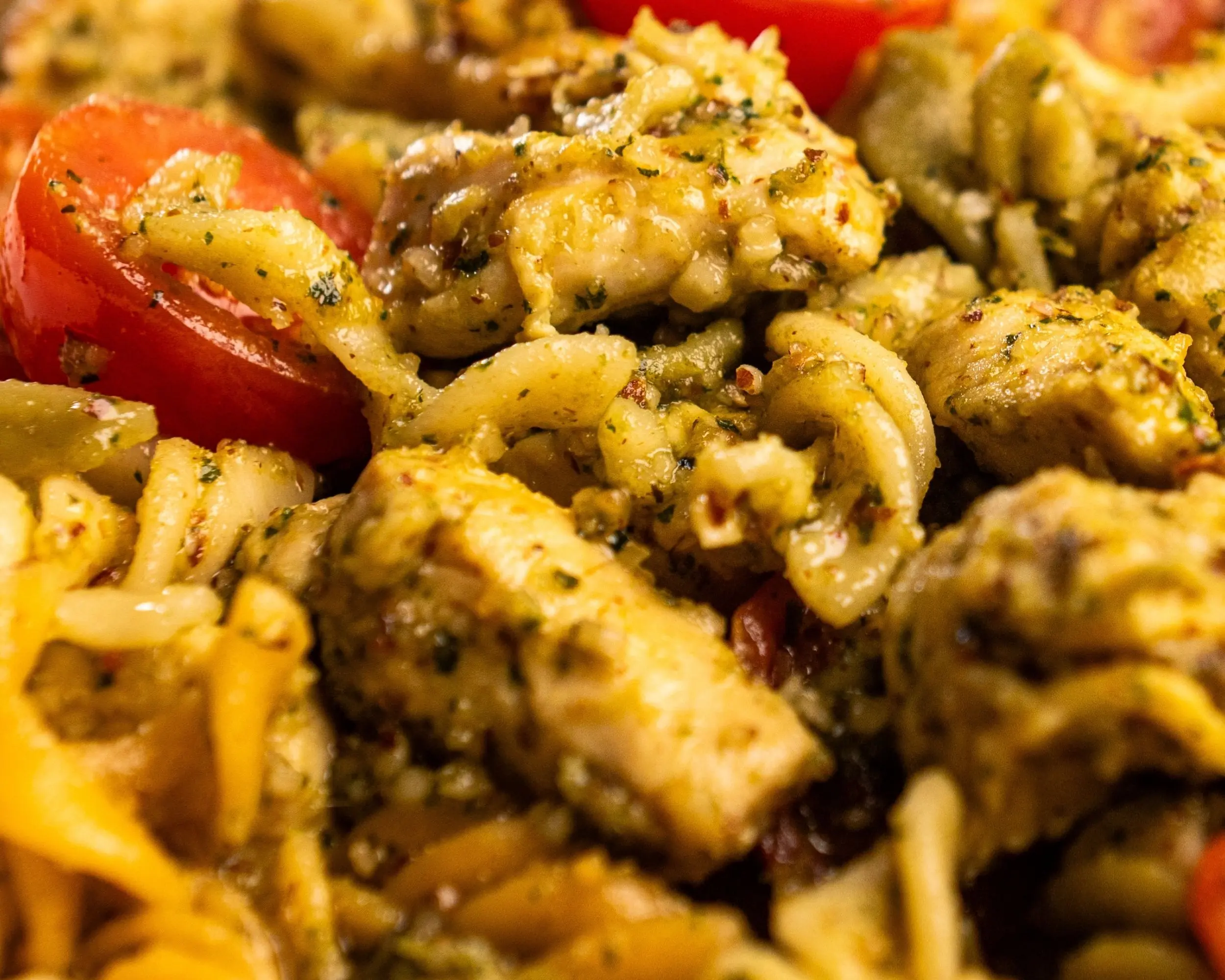 ensalada de pasta pollo y pesto