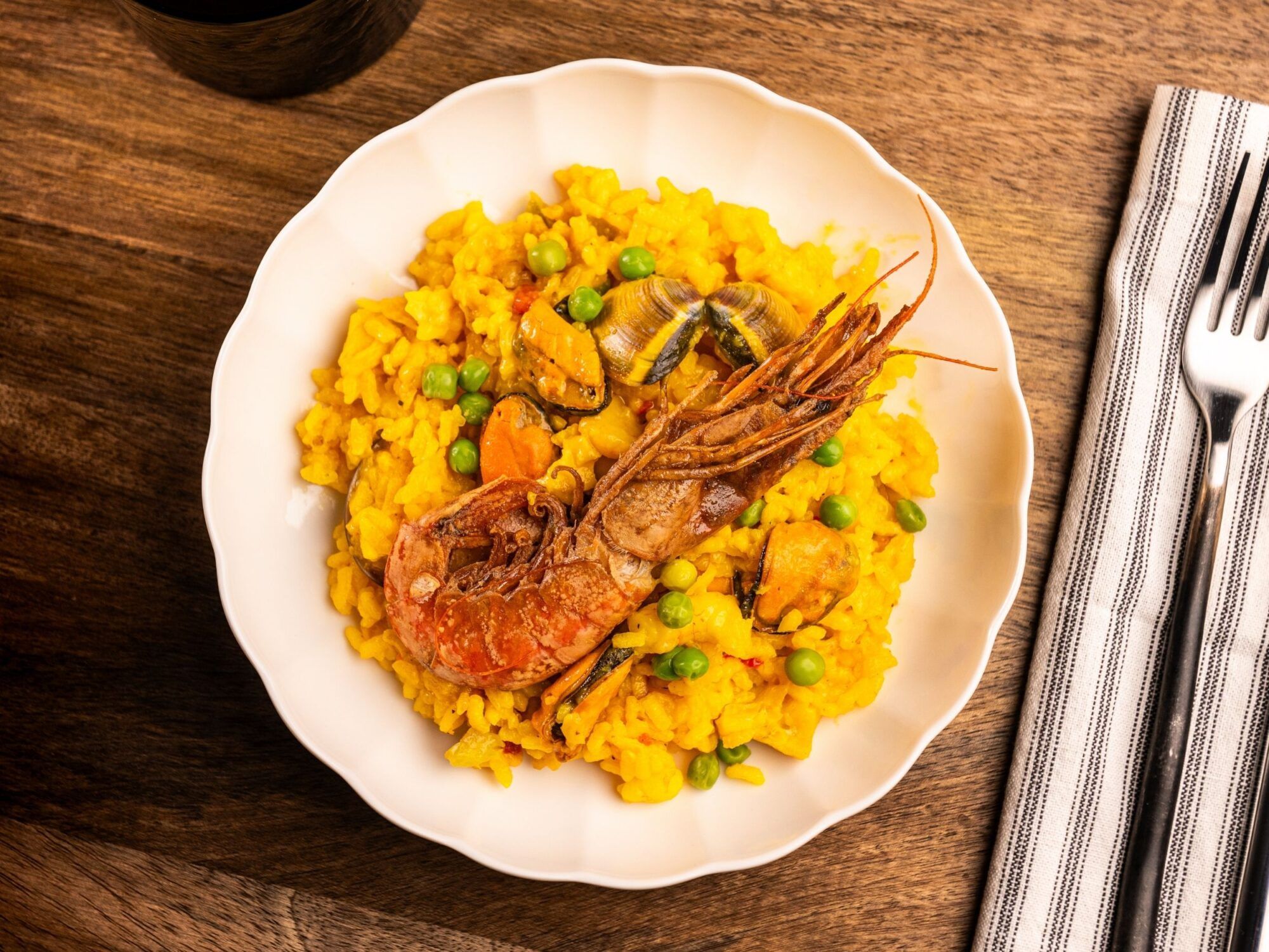 paella de pescado y marisco