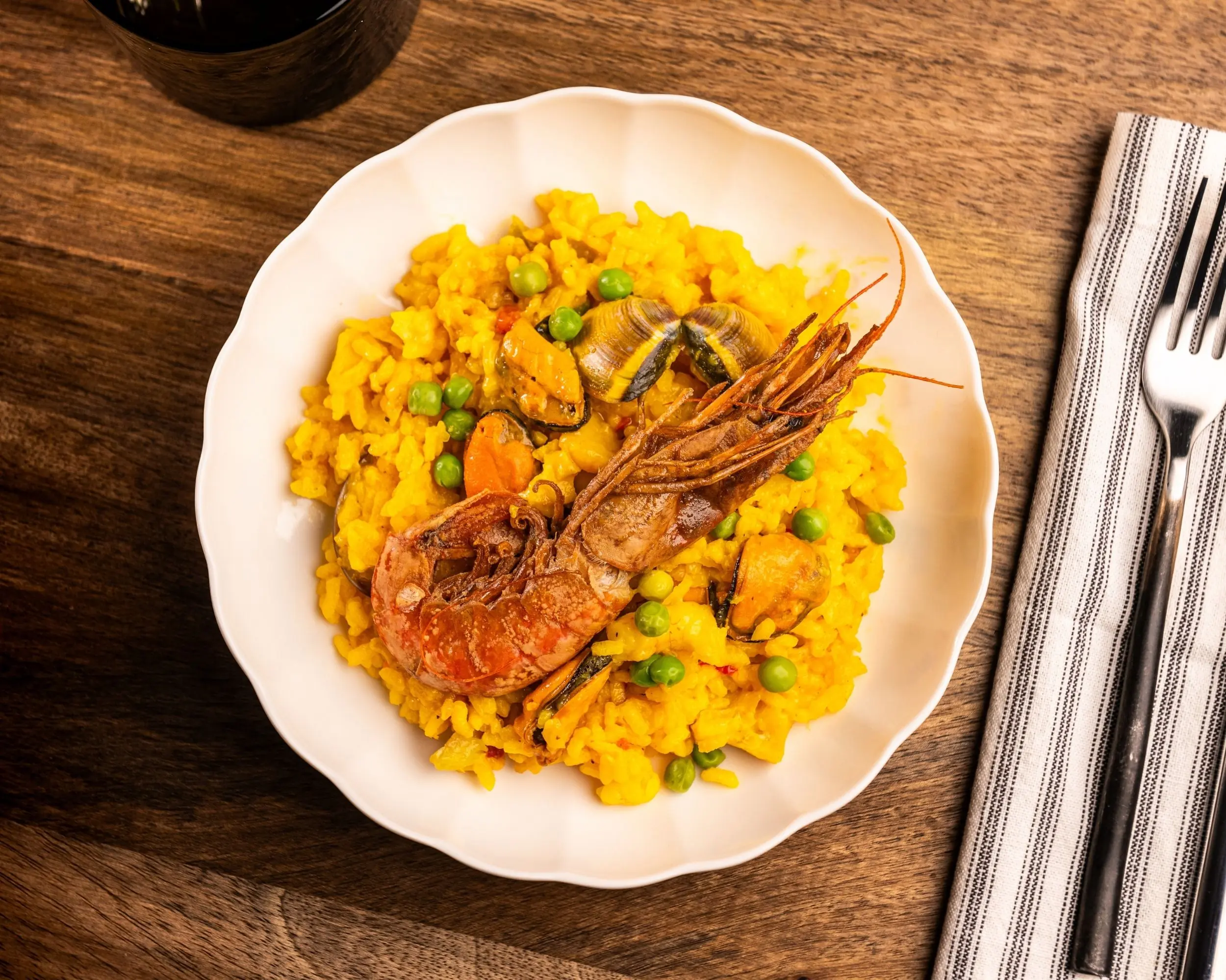 paella de pescado y marisco